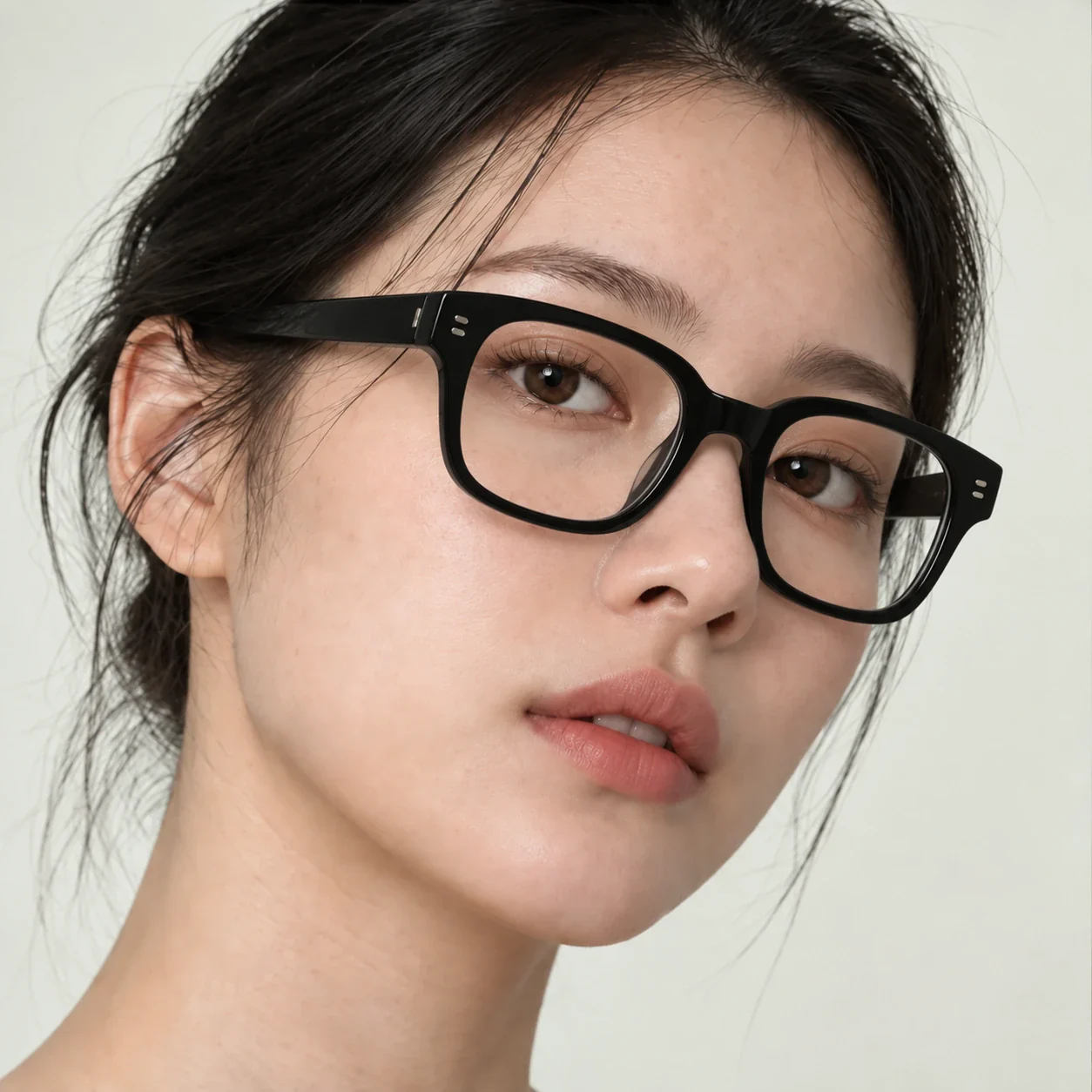두꺼운 테 안경